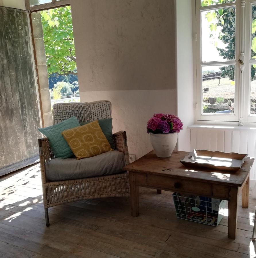 Chambre D'Hote Equestre Au Petit Bonheur Chateldon Exteriér fotografie